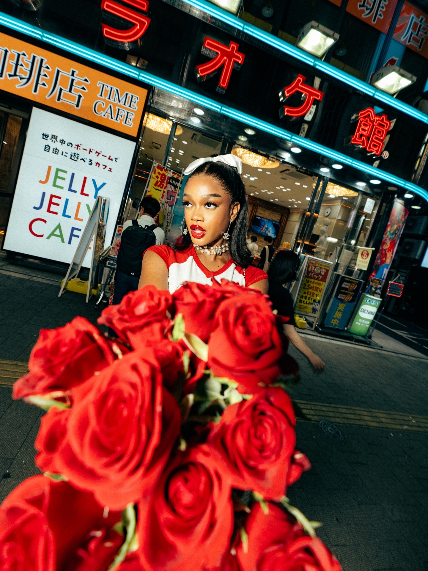 Night portrait with red roses in Shinjuku